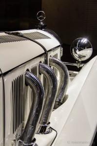 Mercedes-Stern und Auspuffanlage im Mercedes Benz Museum