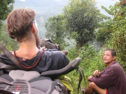 Gespräch in Sikkim mit einem Bauern - lernen durch zuhören. Foto by Ayelet Galili 