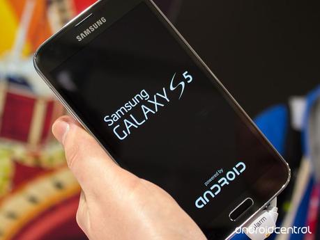 Samsung Galaxy S5 : Samsung zeigt das Android auf dem Gerät läuft