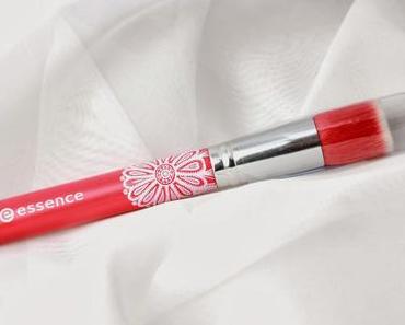 {Review} Essence LE Bloom me up! Brush "Chaising Lacy"