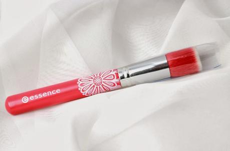 {Review} Essence LE Bloom me up! Brush 