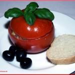 Provenzalisch gefüllte Tomaten auf vegane Art mit Baguette