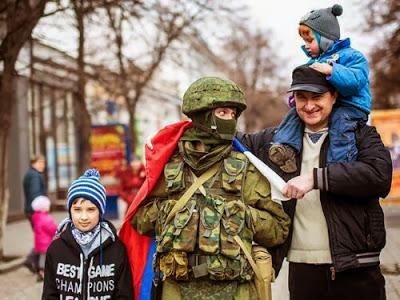Die Krim ist gesichert, Putschisten greifen den Osten an