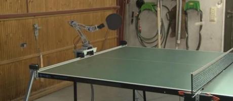Tischtennis Roboter eines deutschen Ingenieurs