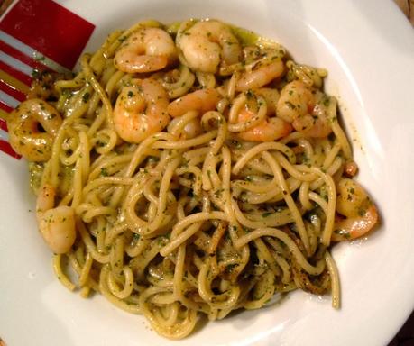 Spaghetti mit Knoblauch-Garnelen und selbstgemachtem Pesto