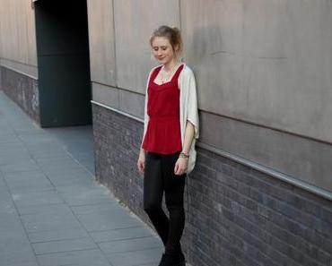 OUTFIT I RED BLACK AND BEIGE