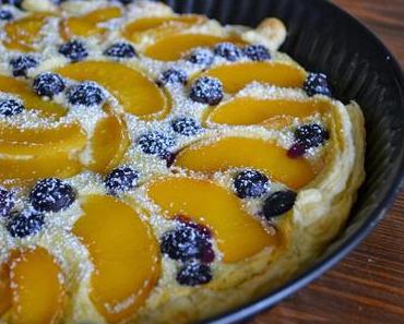 Du bist mir ein Früchtchen! - Pfirsich-Blaubeer-Quark-Tart