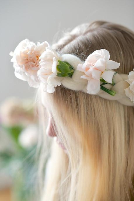 DIY easy wooly headband with fresh flowers, Elfenkrone selbstgemacht 