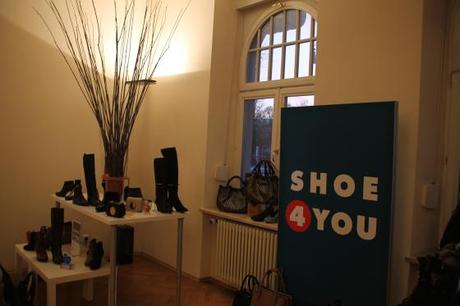 SHOE FOR YOU bietet eine riesige Auswahl an Schuhen für den Mann. Von sportlich bis elegant.  http://www.shoe4you.com