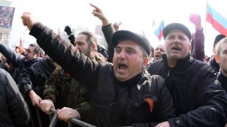 Antifaschistische Massendemmonstration gegen Putsch-Regime in Kiew, Charkow, Ukraine 01.03.2014
