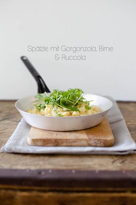 Spätzle mit Gorgonzola, Birne & Rucola