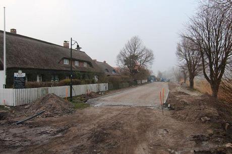 Wird bald wieder zurückgebaut: Gepflasterte Straße in Vitte