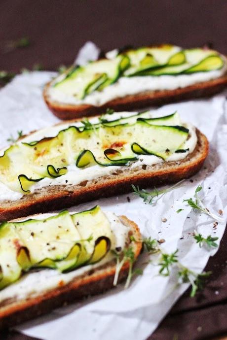 Zucchini-Crostini.