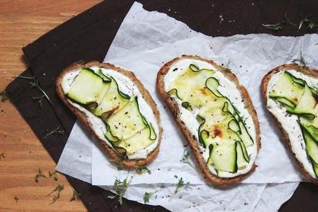 Zucchini-Crostini.