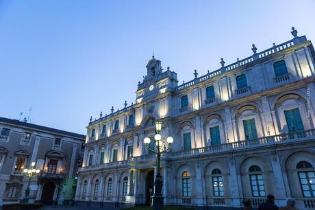 Sizilien - Catania erleben - Dom, Palazzo, Ätna - Flüge mit Alitalia/AirOne - Altstadt im Abend - Enit / Trim Travel