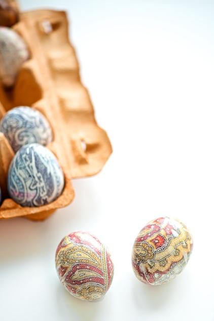 neck tie dyed easter eggs, Ostereier färben mit Schlips