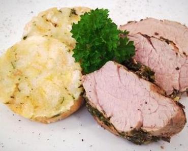 Schweinslungenbraten in der Kräuterkruste mit Semmelknödel