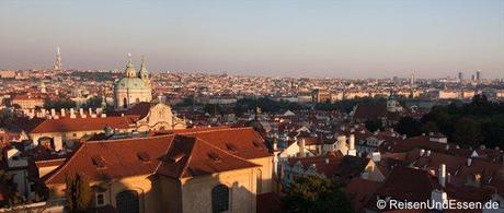 Panoramablick auf Prag von der Burg