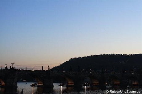 Abendlicher Blick auf die Karlsbrücke
