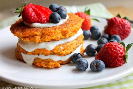 Möhrenkuchen-Pancakes Frischkäse-Frosting oder 