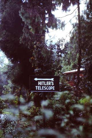 Hitler und sein Teleskop in Darjeeling