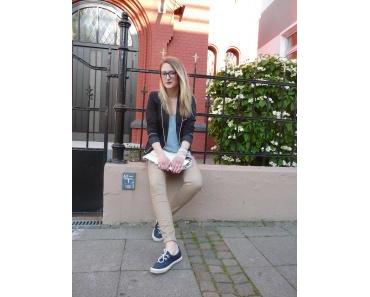 Outfit: Blue and Berries