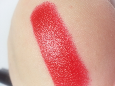 Review & Swatches: (NEW) Red my Lips von Catrice
