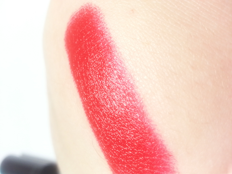 Review & Swatches: (NEW) Red my Lips von Catrice