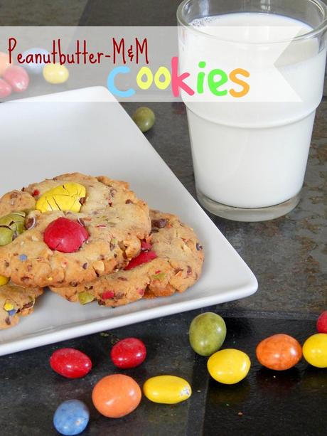 Colourful Peanut butter M&M Cookies / Bunte Erdnussbutter M&M Cookies