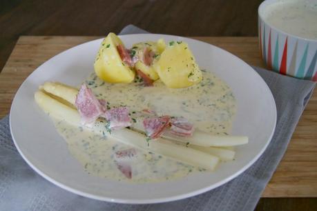 Food // Fränkischer Spargel mit Käse - Schinken Soße