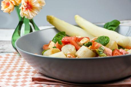 Blog: Italienischer Spargelsalat mit Tomaten, Mozzarella und Avocado