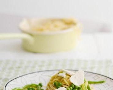 [Nachgekocht]  Spaghetti mit Currysauce, Erbsen und Feta