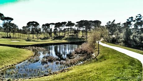 PGA Catalunya Golf Tour Course See und Green 3