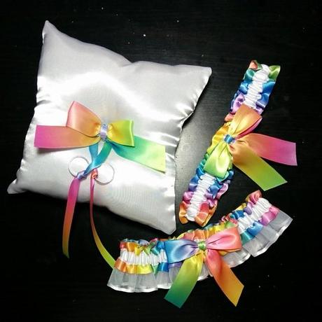 Regenbogen Ringkissen und Strumpfbänder | Rainbow Ring Bearer Pillow & Garter