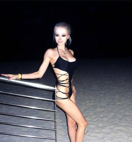 Valeria Lukyanova ist Barbie   Die Frau, die wie eine Plastikpuppe aussieht
