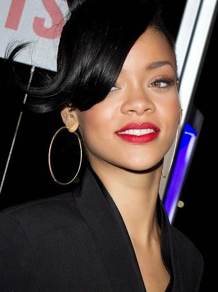 Rihanna wird wegen freizügigen Fotos von Instagram verwarnt