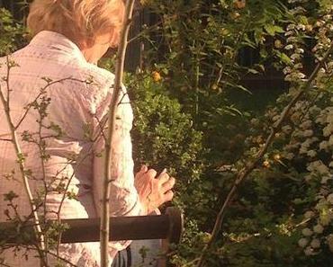 Oma und die Abendsonne