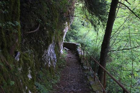 Kleine Wanderung von Menaggio auf der alten Eisenbahntrasse ins Tal der Sanagra am Comer See