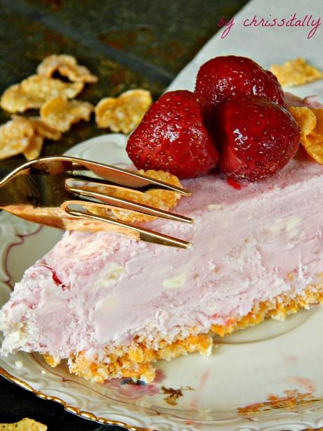 Frozen jogurt-berry cheesecake / Gefrorene Jogurt-Quark-Früchtetorte
