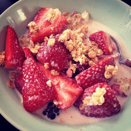 Müsli mit Erdbeeren Instagram