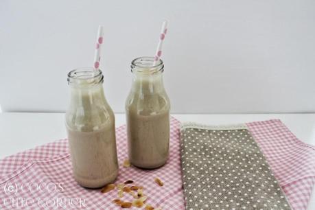 Bananen-Mandelmilch Smoothie - das flüssige Frühstück