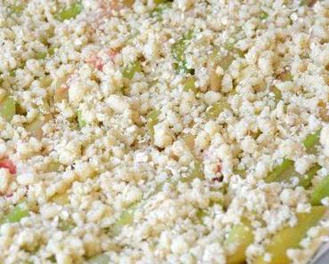 Rhabarberkuchen mit Haferflockenstreuseln