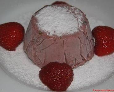 Endlich Eiswetter! – Veganes Erdbeerparfait mit Pistazien aus der Muffinform