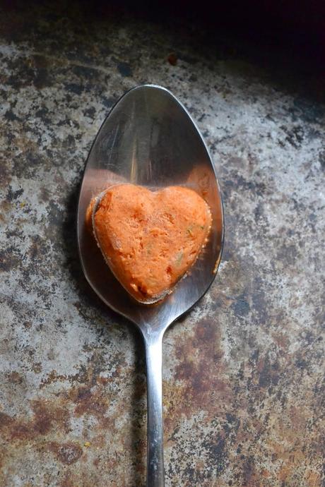 Savoury Wednesday: Basilikum - Tomatenbutter in Herzform