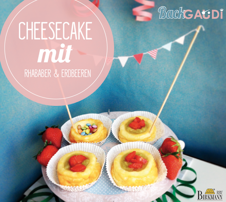 Cheesecake mit Rhababer & Erdbeeren