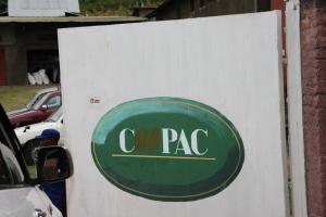 Eingangstor zum Firmengeländer der Coopac in Gisenyi