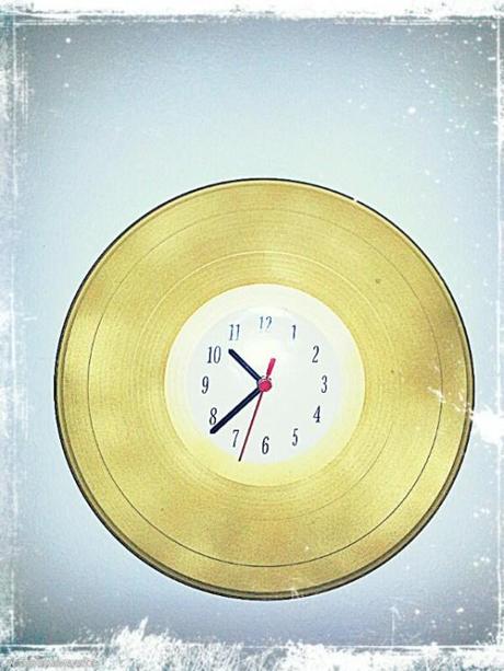 diy, upcycling, Uhr, Vinyl, Schallplatte, gold, Uhrwek