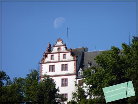 Schnappschuss mit Schloss und Mond