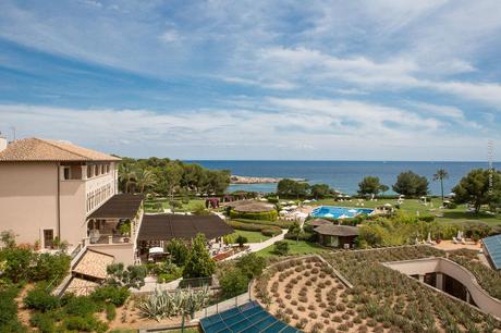 St. Regis Hotel Mardavall - Interview mit einem Butler - Mallorca - Spain - Rico - Gartenanlage und Mittelmeer