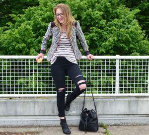 OUTFIT: Striped Aztek